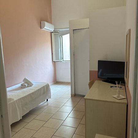 Garibaldi Rooms Ρέτζιο ντι Καλάμπρια Εξωτερικό φωτογραφία